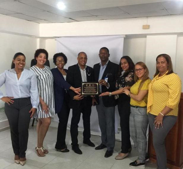 Reconocimiento a los Neonatologos que prestan servicios en el área de Neonatología