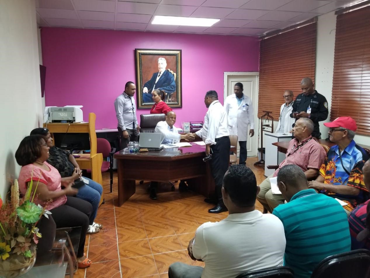 Hospital Jaime Mota se reune con prensa local
