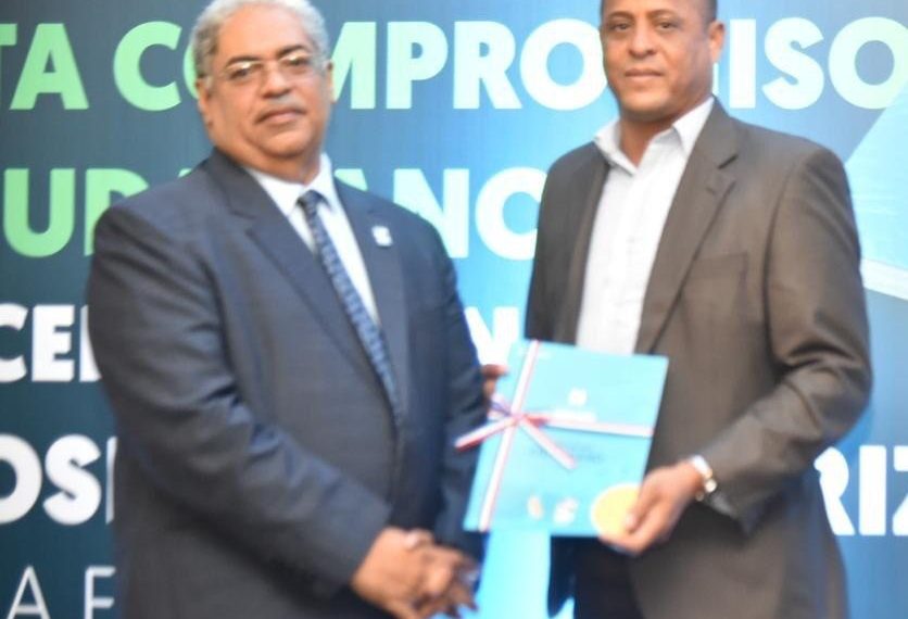 Entrega de Carta Compromiso al Ciudadano