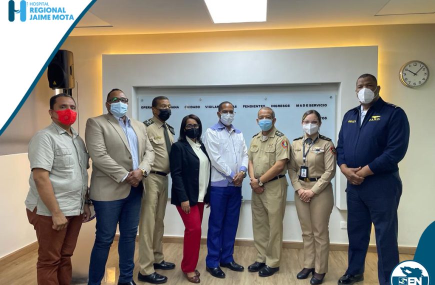 El Director del Hospital Regional Universitario Jaime Mota, Dr. Carlos A. Feliz Terrero, en alianza estratégica con el Hospital de las Fuerzas Armadas y Fuerza Aérea.
