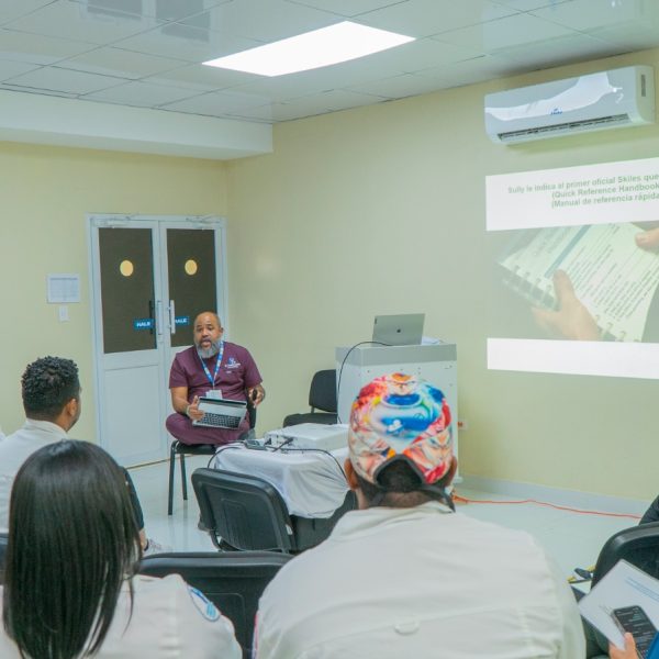 Hospital Jaime Mota fortalece la capacitaci&oacute;n en anestesia con entrenamiento de simulaci&oacute;n vital